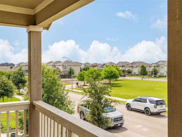 203 Combe DR, Hutto, TX 78634