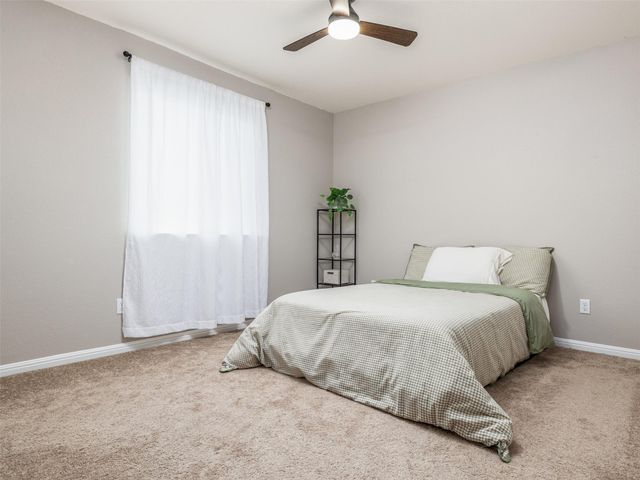 203 Combe DR, Hutto, TX 78634