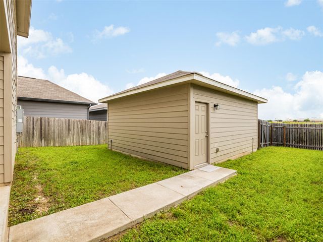 203 Combe DR, Hutto, TX 78634