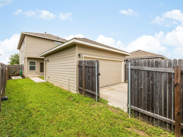 203 Combe DR, Hutto, TX 78634