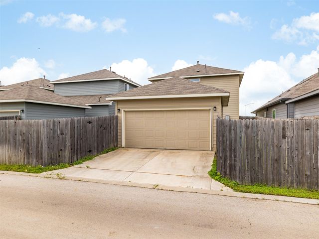 203 Combe DR, Hutto, TX 78634