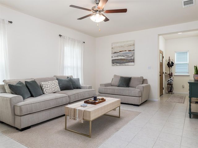 203 Combe DR, Hutto, TX 78634