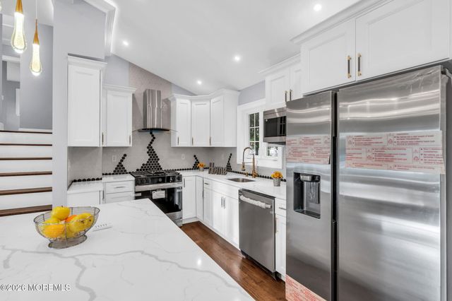 52 Ryders Lane, East Brunswick, NJ 08816