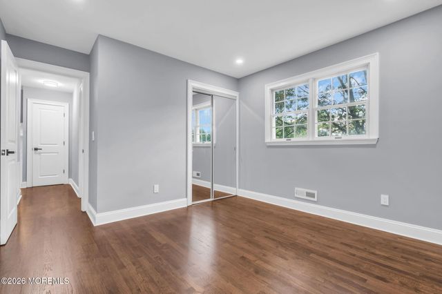 52 Ryders Lane, East Brunswick, NJ 08816