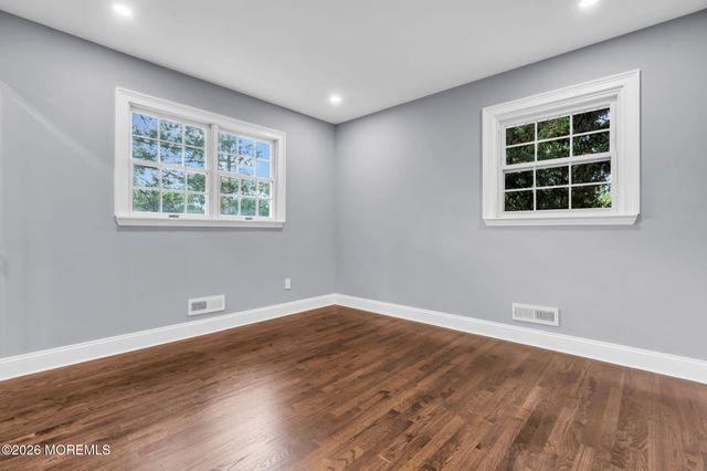 52 Ryders Lane, East Brunswick, NJ 08816