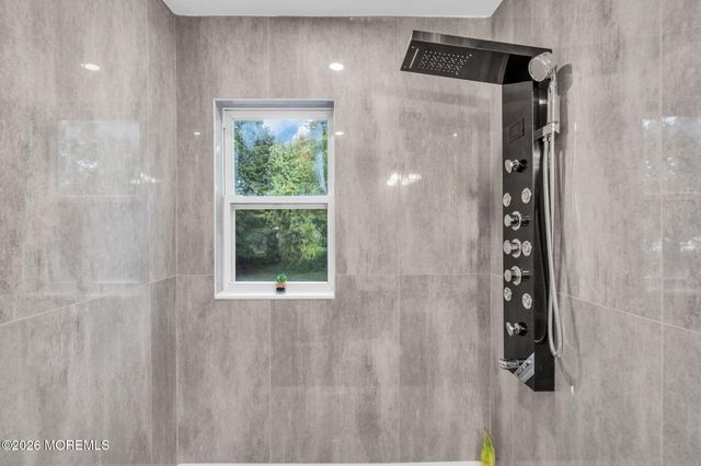 52 Ryders Lane, East Brunswick, NJ 08816