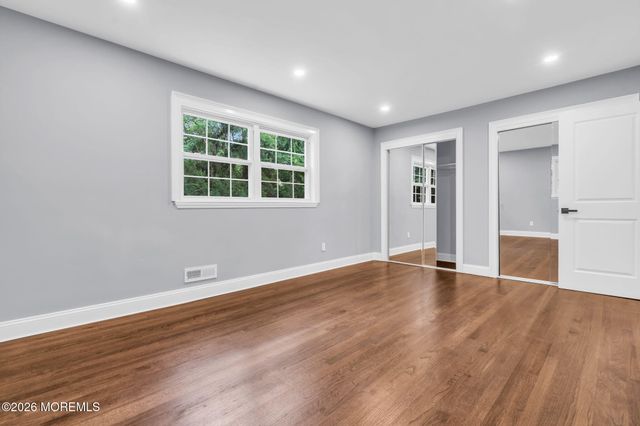52 Ryders Lane, East Brunswick, NJ 08816