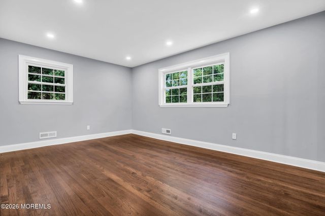 52 Ryders Lane, East Brunswick, NJ 08816