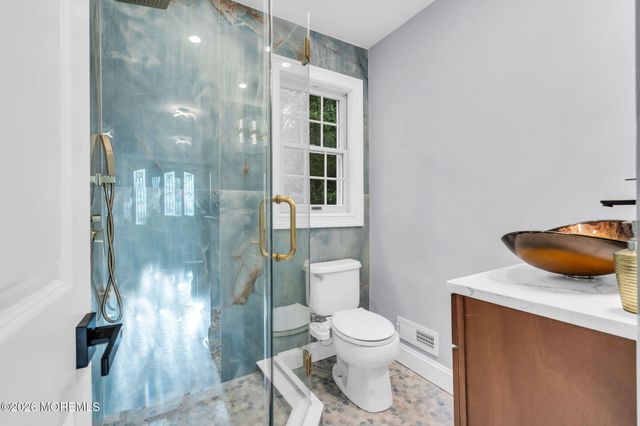 52 Ryders Lane, East Brunswick, NJ 08816