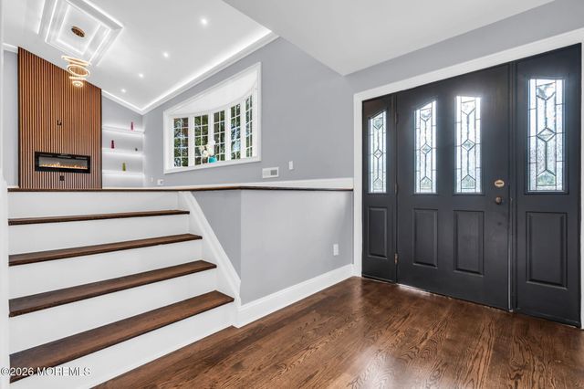 52 Ryders Lane, East Brunswick, NJ 08816