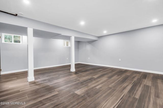 52 Ryders Lane, East Brunswick, NJ 08816