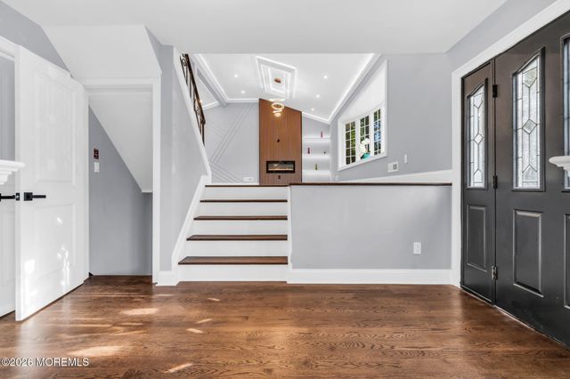 52 Ryders Lane, East Brunswick, NJ 08816