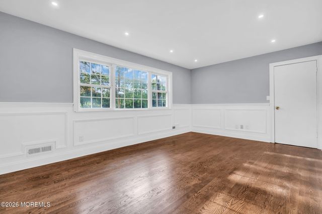 52 Ryders Lane, East Brunswick, NJ 08816