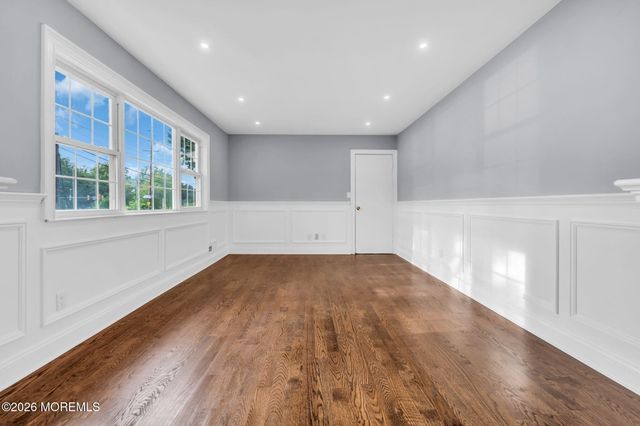52 Ryders Lane, East Brunswick, NJ 08816