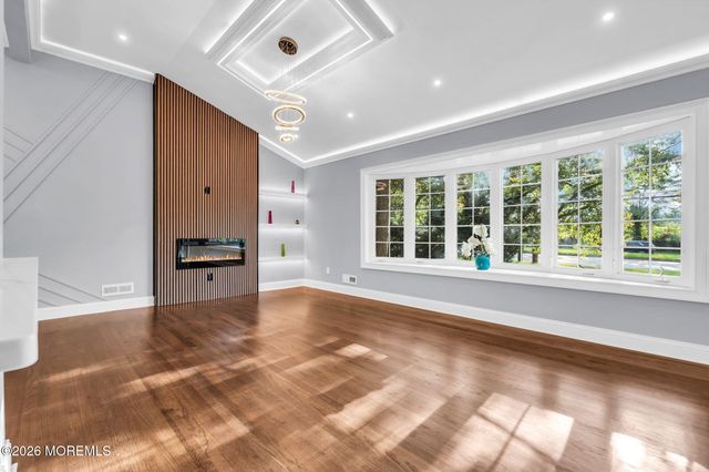 52 Ryders Lane, East Brunswick, NJ 08816