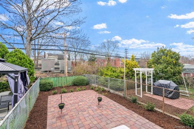 84-92 Austin Street, Kew Gardens, NY 11415