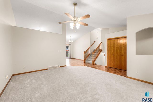 5101 S Woodwind Ave Avenue, Sioux Falls, SD 57108