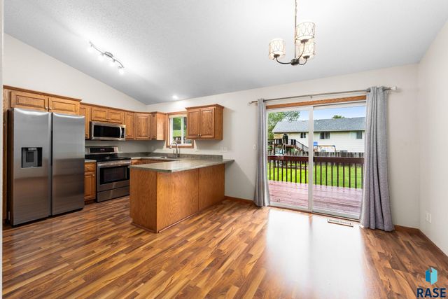 5101 S Woodwind Ave Avenue, Sioux Falls, SD 57108