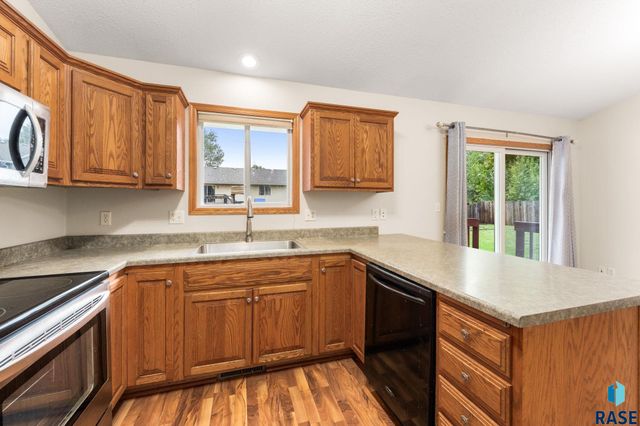 5101 S Woodwind Ave Avenue, Sioux Falls, SD 57108