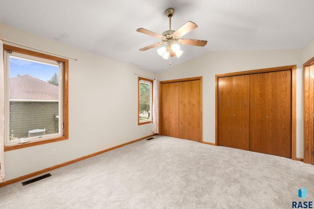 5101 S Woodwind Ave Avenue, Sioux Falls, SD 57108