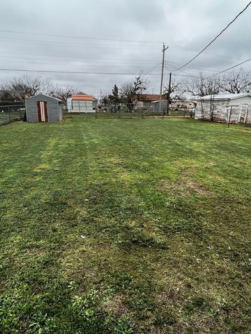 625 Avenue L, Anson, TX 79501