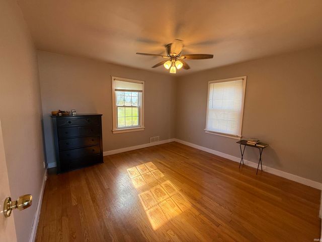 1989 W Division Road, Jasper, IN 47546