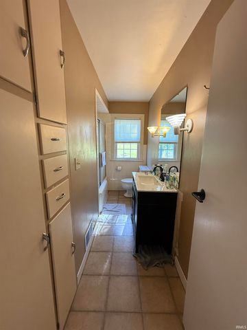 1989 W Division Road, Jasper, IN 47546