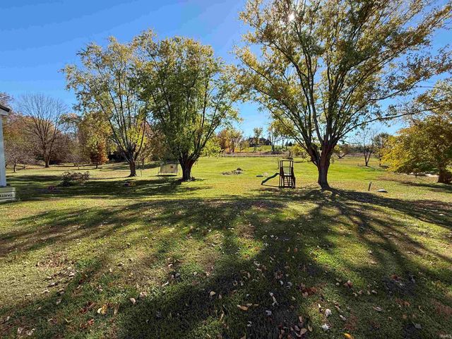 1989 W Division Road, Jasper, IN 47546