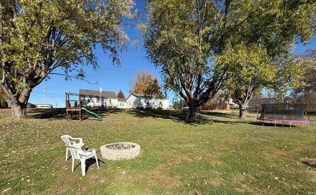 1989 W Division Road, Jasper, IN 47546