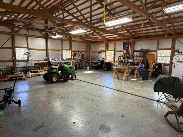 1989 W Division Road, Jasper, IN 47546