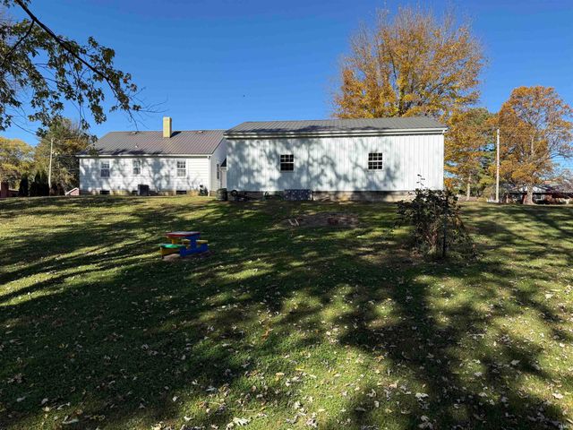 1989 W Division Road, Jasper, IN 47546