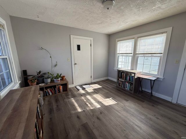 1989 W Division Road, Jasper, IN 47546