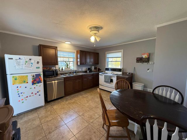 1989 W Division Road, Jasper, IN 47546