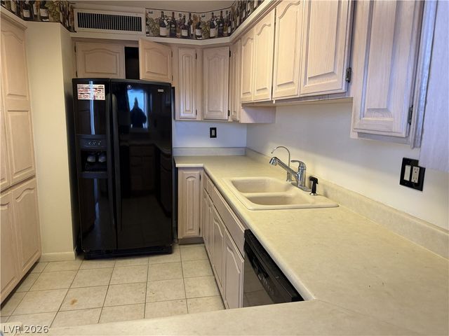 3111 Bel Air Drive 22F, Las Vegas, NV 89109