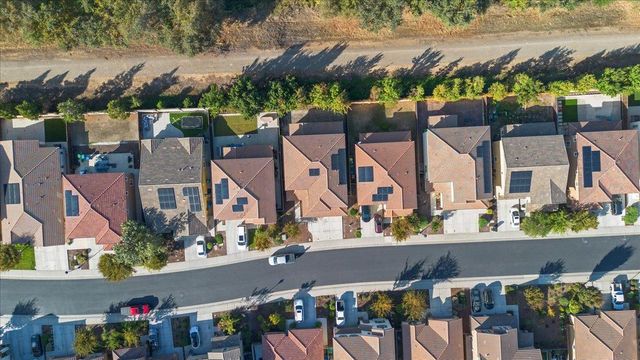 647 Chagall Ln, Stockton, CA 95209