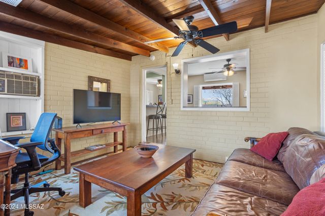 2821 E Waverly Street, Tucson, AZ 85716