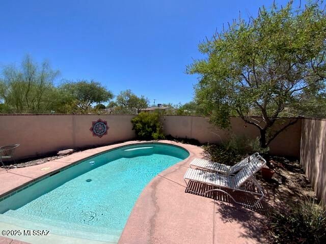 2821 E Waverly Street, Tucson, AZ 85716