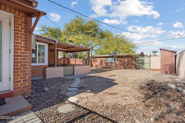 2821 E Waverly Street, Tucson, AZ 85716