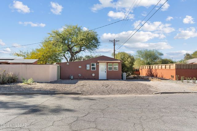 2821 E Waverly Street, Tucson, AZ 85716