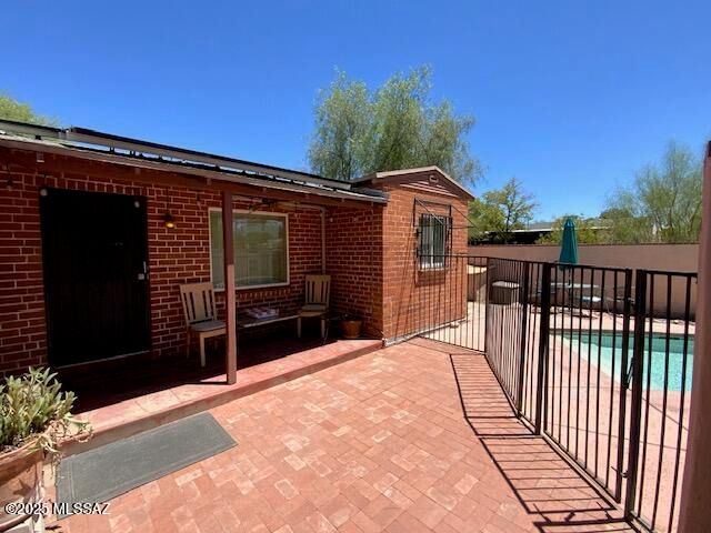 2821 E Waverly Street, Tucson, AZ 85716