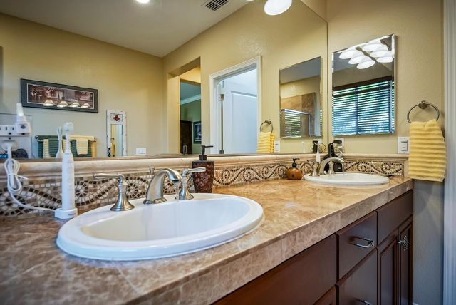 2385 Giannoni Way, Lodi, CA 95242