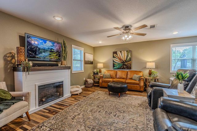 911 Alice Street, Paragould, AR 72450