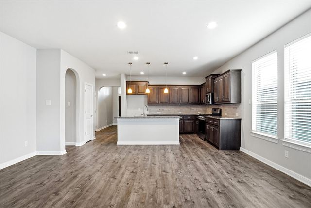 525 Lindisfarne Lane, Saginaw, TX 76131