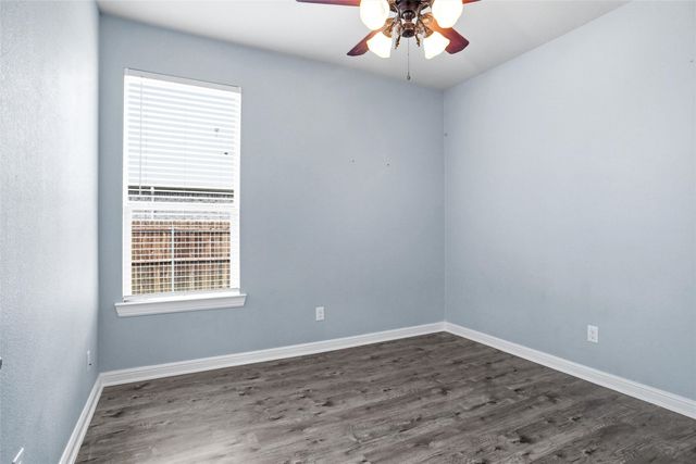 525 Lindisfarne Lane, Saginaw, TX 76131