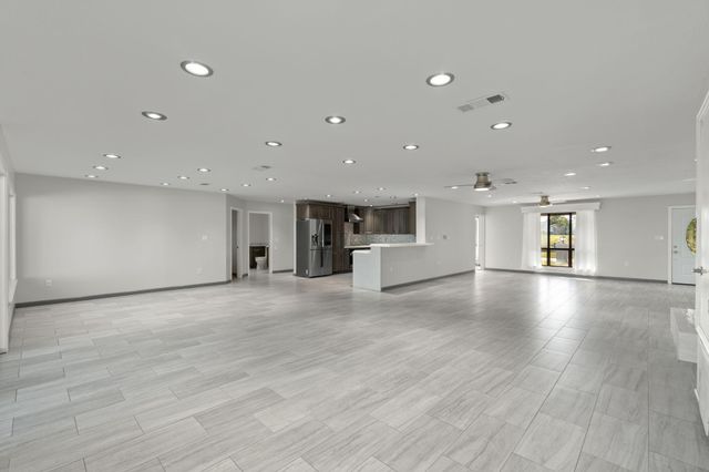 5 Country Club Road, Shalimar, FL 32579