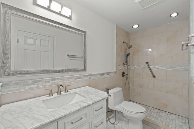 5 Country Club Road, Shalimar, FL 32579