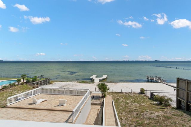 5 Country Club Road, Shalimar, FL 32579