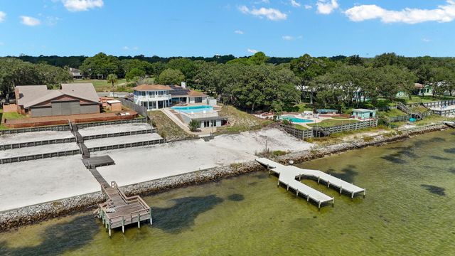 5 Country Club Road, Shalimar, FL 32579