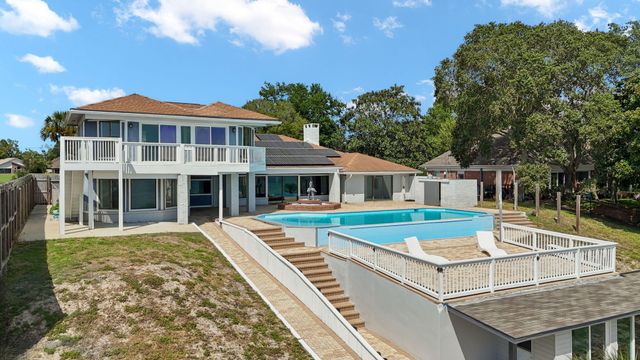 5 Country Club Road, Shalimar, FL 32579