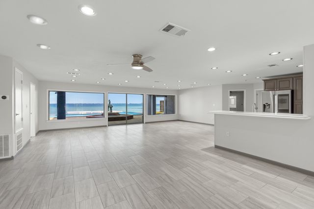 5 Country Club Road, Shalimar, FL 32579